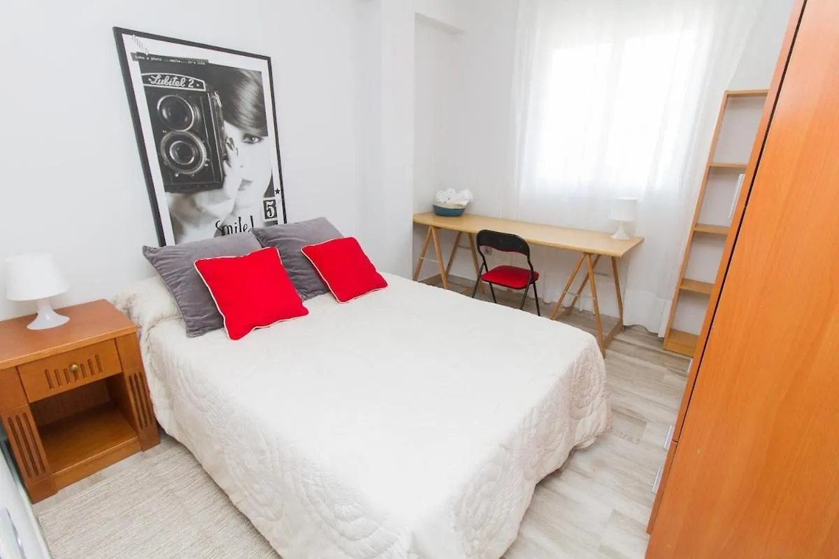 C70 - Classy 4 Bedrooms Apartment 马拉加 0*,  西班牙