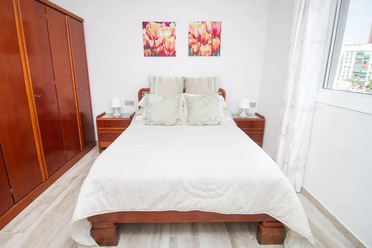 C70 - Classy 4 Bedrooms Apartment 马拉加